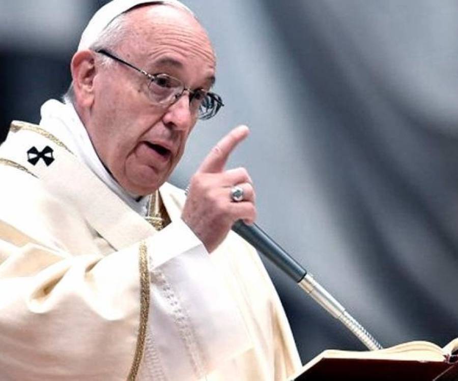 El papa Francisco advirtió que “ningún gobierno puede exigir a su pueblo que sufra privaciones incompatibles con la dignidad humana”