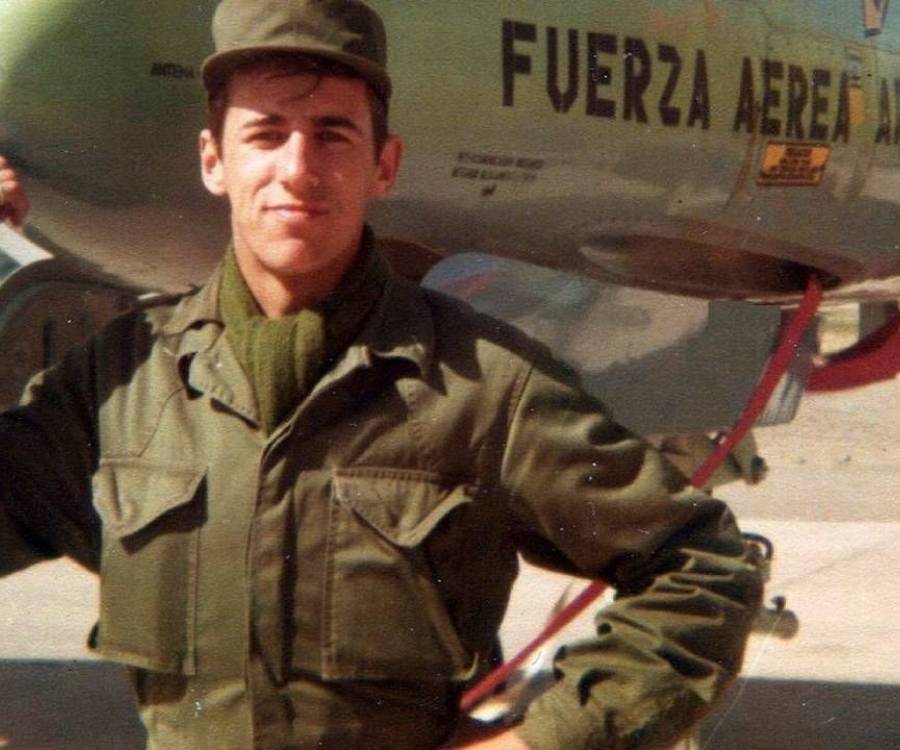 Peleó como soldado en Malvinas, derribó a un Sea Harrier e inspiró un videojuego argentino sobre la guerra