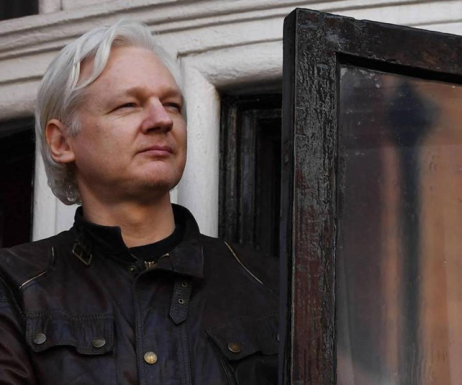 WikiLeaks anuncia que Julian Assange ha abandonado el Reino Unido tras ser excarcelado