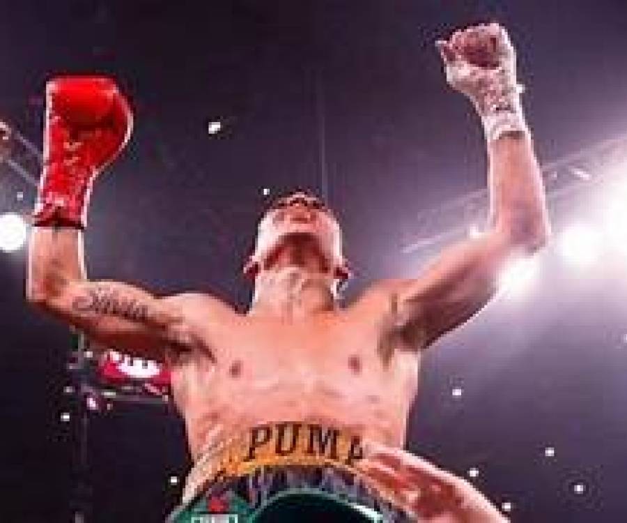 Histórico triunfo del boxeo argentino: el Puma Martínez se consagró campeón mundial supermosca tras vencer al japonés Ioka