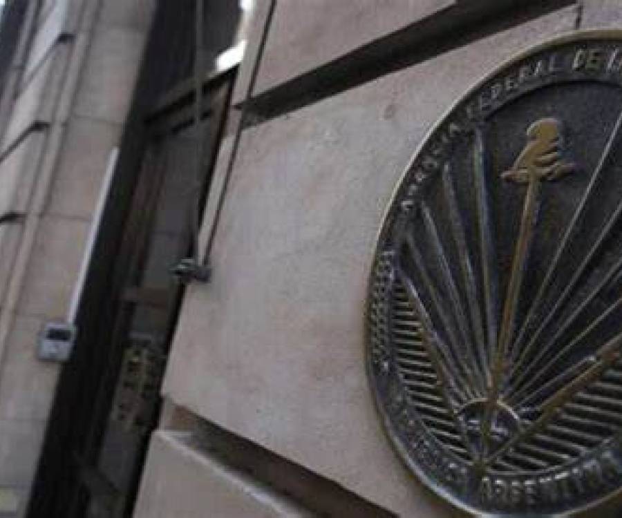 Milei disolvió la Agencia Federal de Inteligencia y reflota la SIDE: los cambios