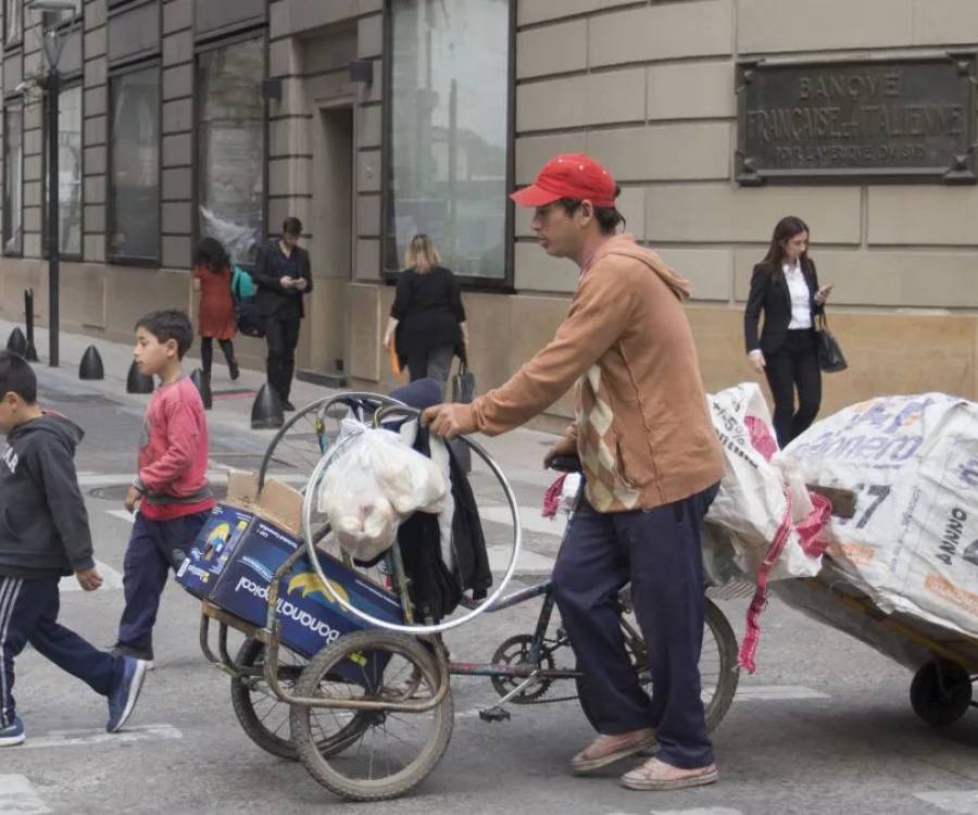 Según la UCA, el 55% de la población es pobre y uno de cada cinco argentinos ya es indigente