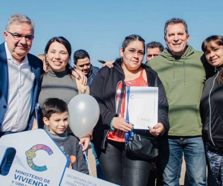 Más de cien familias recibieron sus soluciones habitacionales en el Loteo Parque Sur