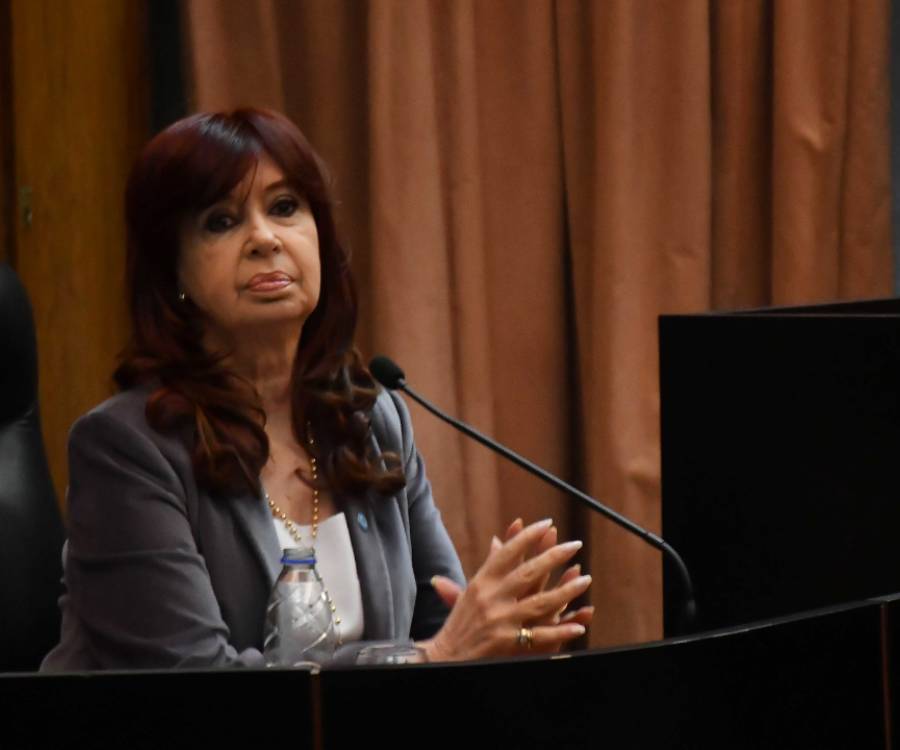 Cristina Kirchner apuntó contra el fiscal Luciani y pidió por los autores “intelectuales