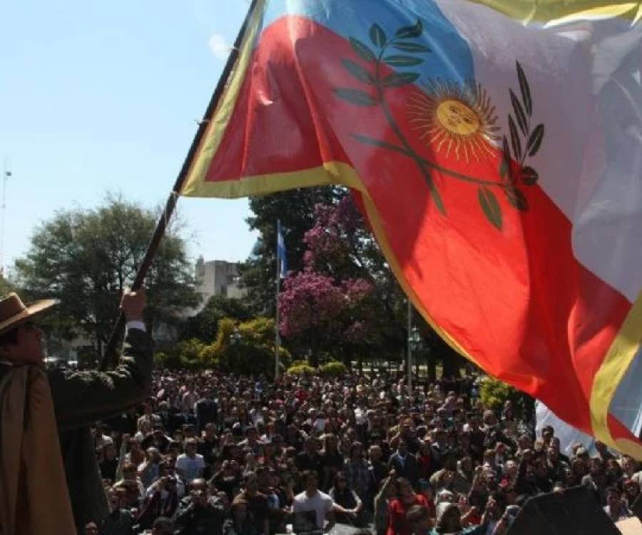 Vigilia por la Autonomía en el Cine Teatro Catamarca