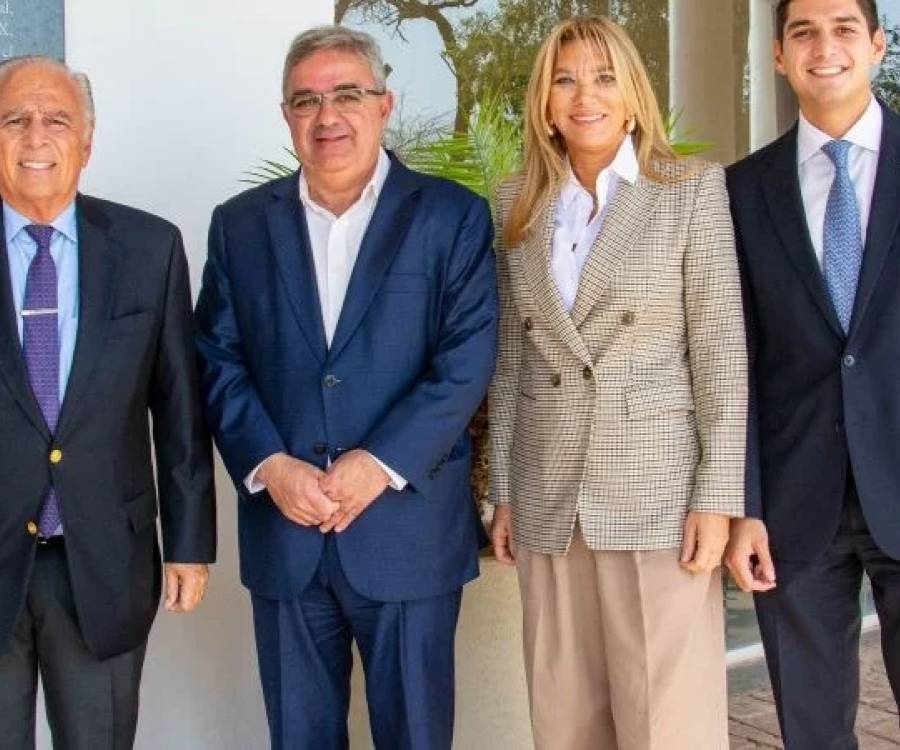 Alejandro y Bettina Bulgheroni, en Catamarca junto al gobernador Jalil