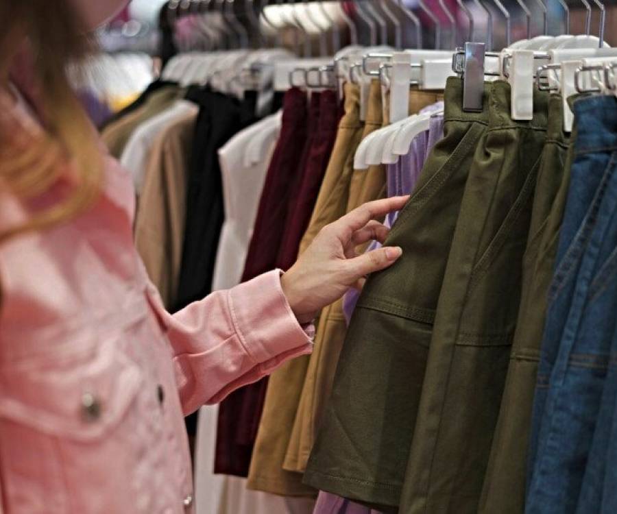Marcas postergan la temporada otoño-invierno y anticipan que la ropa será hasta 300% más cara