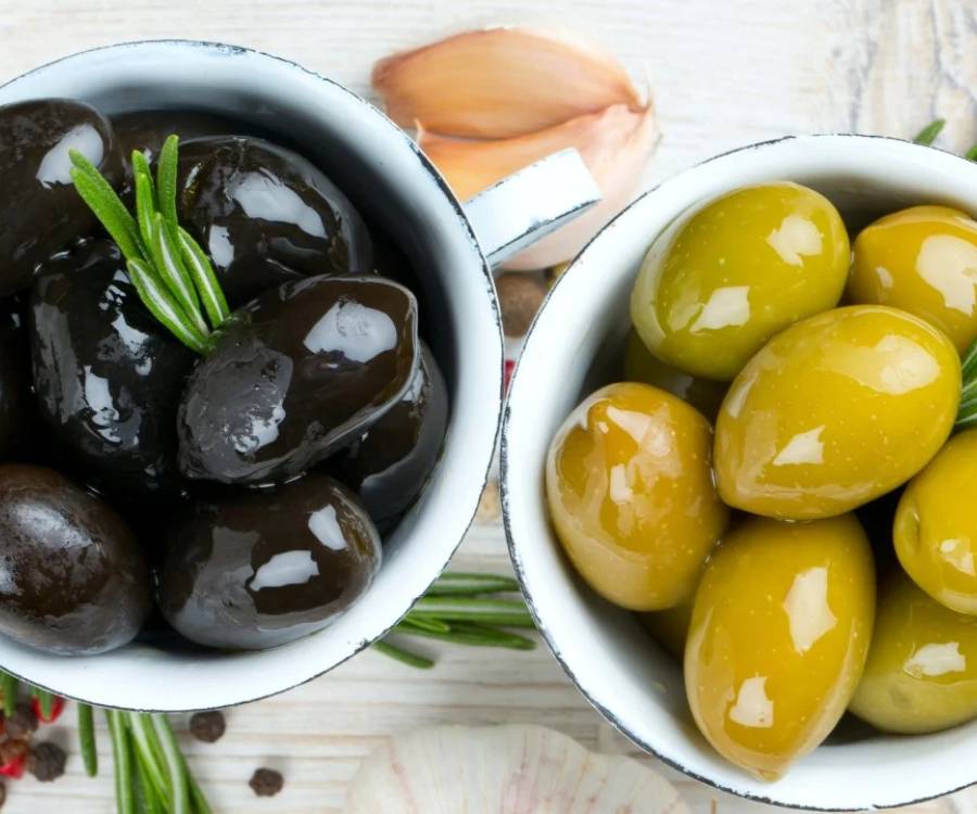 Los beneficios de las aceitunas: qué diferencia hay entre las verdes y las negras