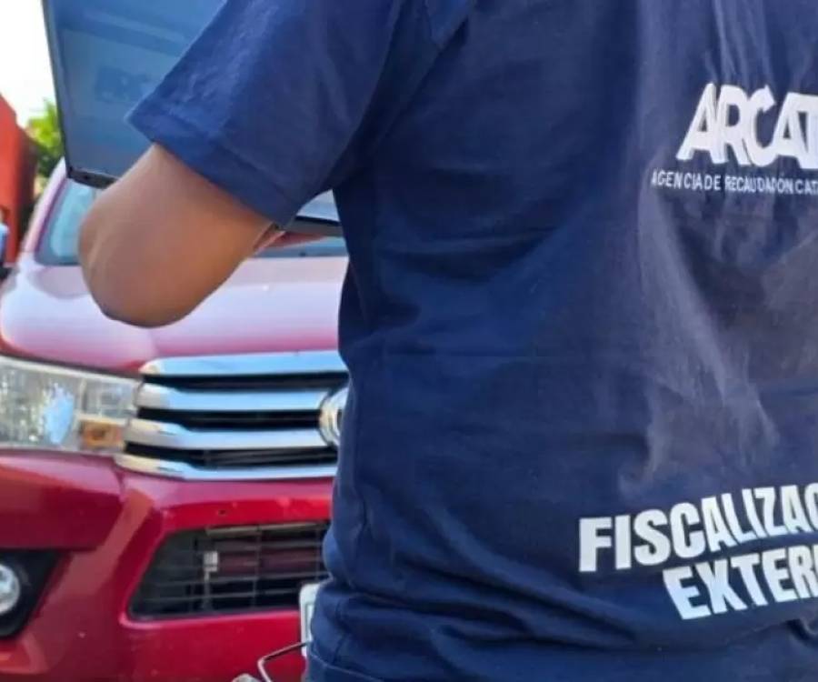 ARCAT notifica en la vía pública deudas de Automotor