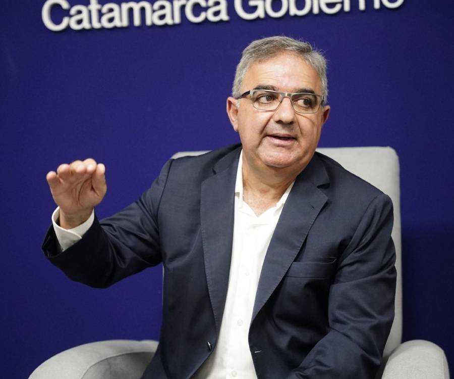 Raúl Jalil confirmó pago de un bono extraordinario para becados