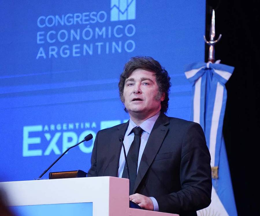 Milei suspendió su viaje a Tucumán por la niebla