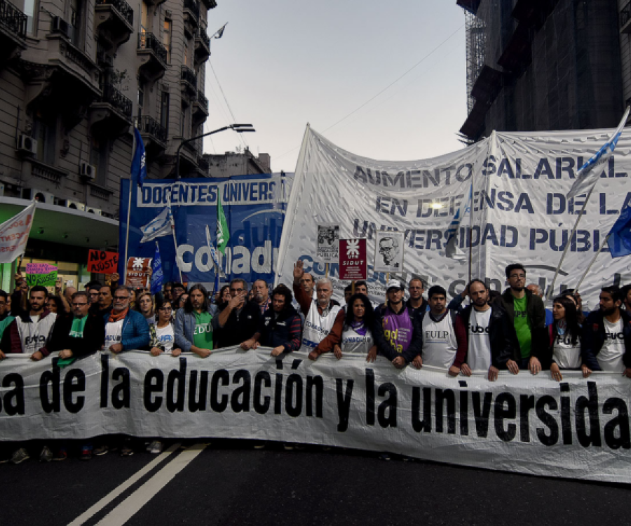 Una nueva marcha en defensa de la universidad pública nuclea a todos los sectores agredidos por el ajuste