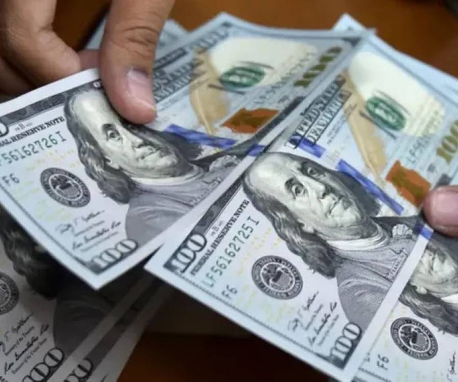 El Gobierno refuerza controles cambiarios y apuesta a un acuerdo con EE.UU.