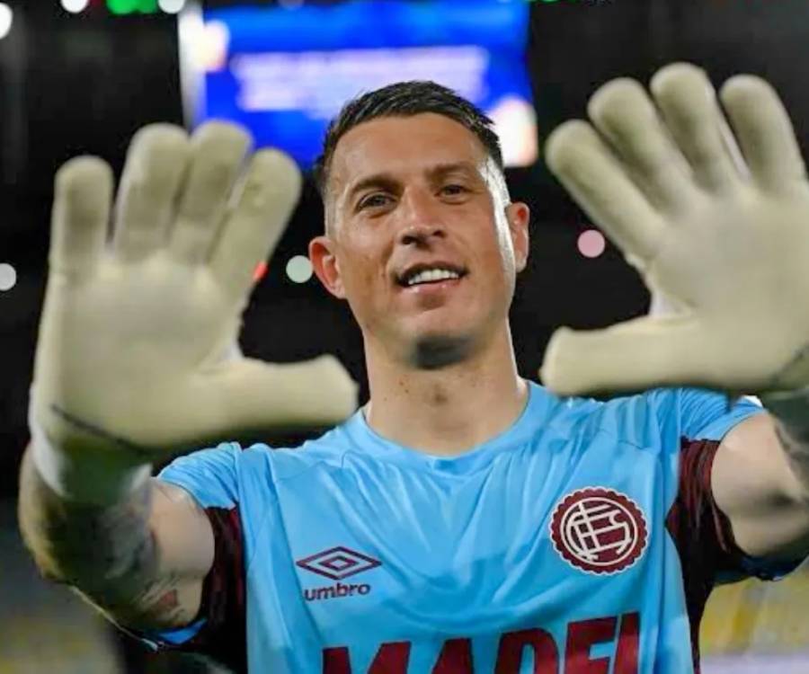 Manejó un taxi, pensó en el retiro y fue el héroe de Lanús campeón de la Sudamericana: la historia de superación de Nahuel Losada