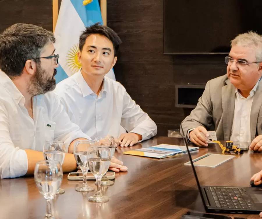 El Gobernador se reunió con Lovol, empresa china fabricante de maquinaria pesada