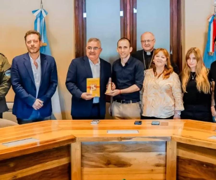 Jalil recibió a Nahuel Gallo tras su regreso a Catamarca, luego de su secuestro en Venezuela