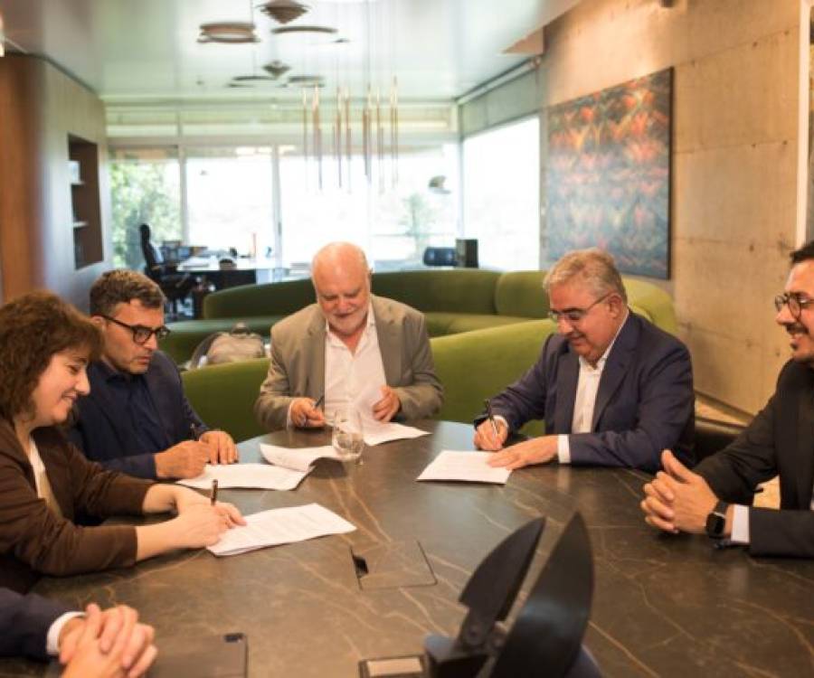 Catamarca firmó un convenio para otorgar 3.500 becas de formación en inteligencia artificial, programación y negocios digitales