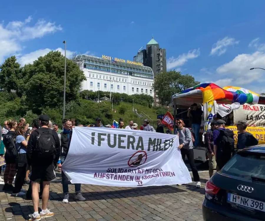 Cientos de manifestantes rechazaron la presencia de Javier Milei en Alemania