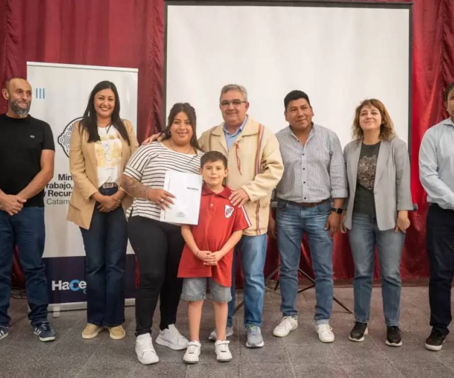 Fiambalá: 60 familias recibieron lotes para construir sus hogares