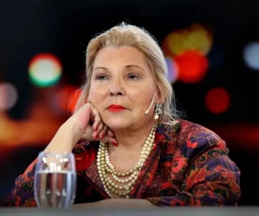 Elisa Carrio arremetió contra Luis Caputo: 