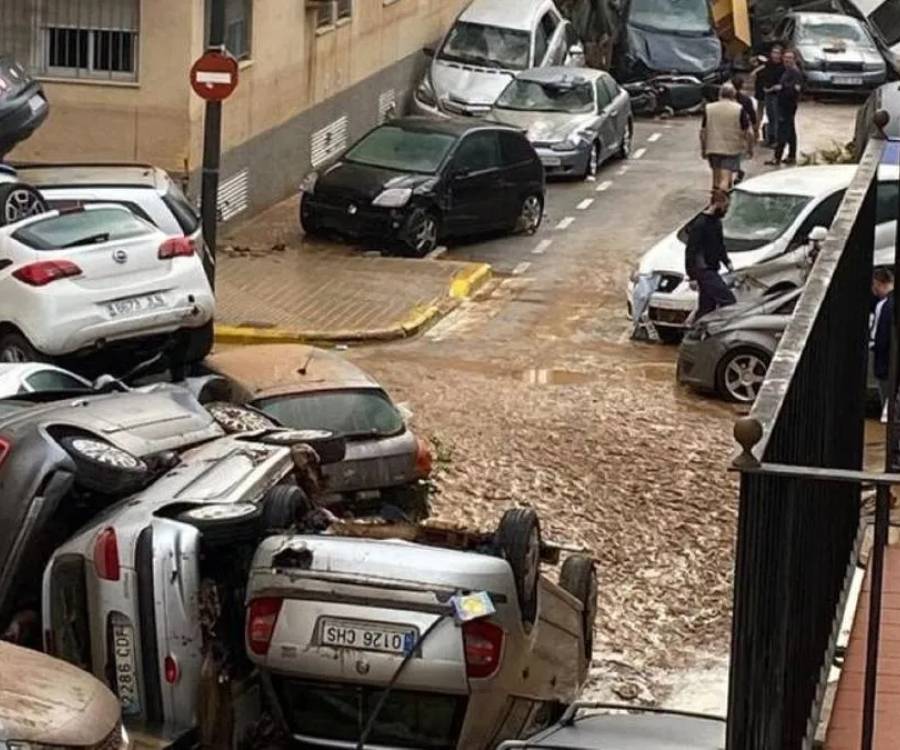 Valencia: los muertos suben a 202 y ordenan quedarse en sus casas