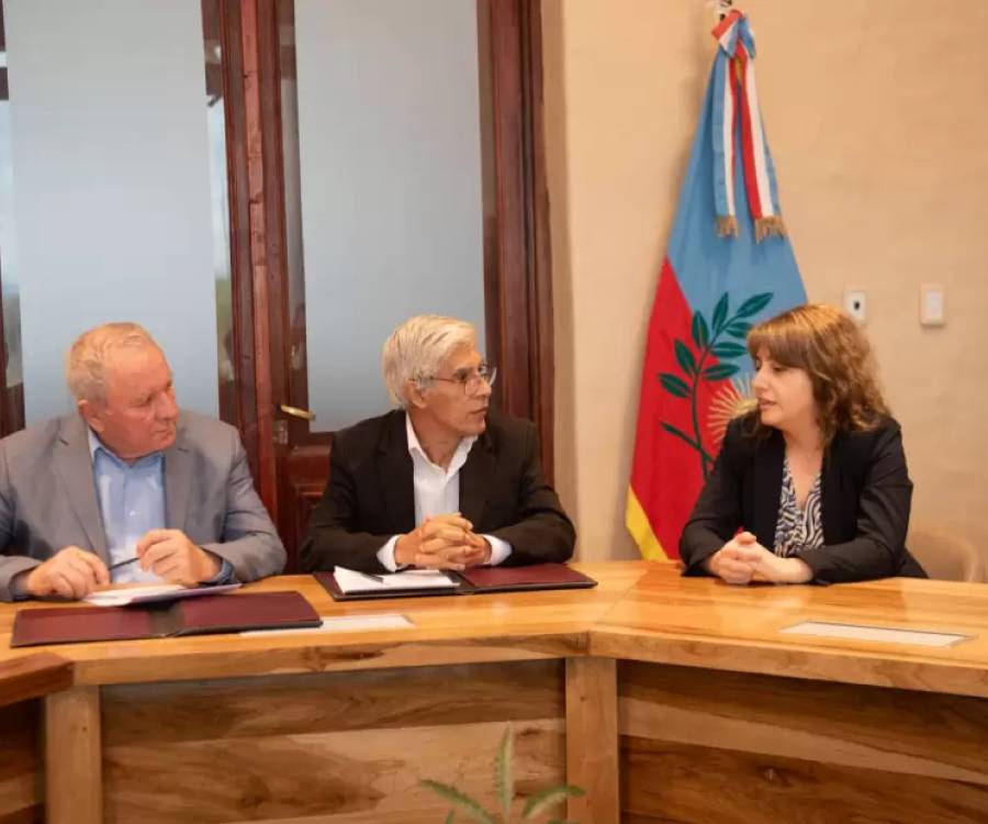 Gobierno y UNCa firman convenio para impulsar el Sistema de Información de Datos Estadísticos Provinciales