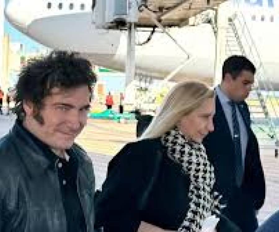 Milei enviará una carta al Papa León XIV y prepara un viaje con comitiva reducida a Roma