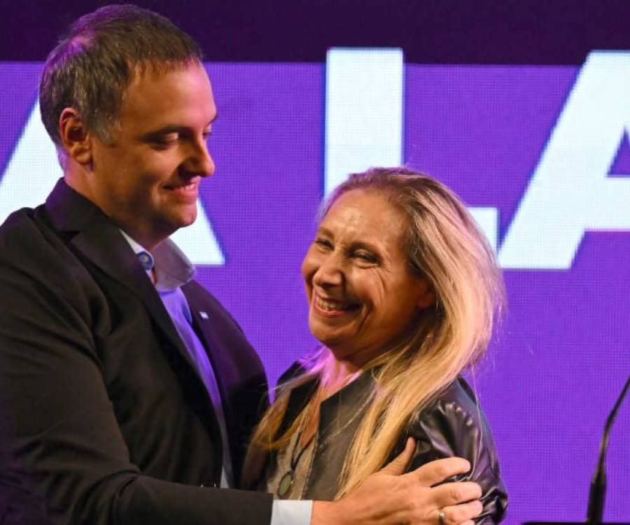 Milei encabezó el cierre de campaña de Adorni: