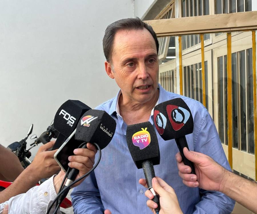 El senado aprobó a Mera como Defensor del Pueblo