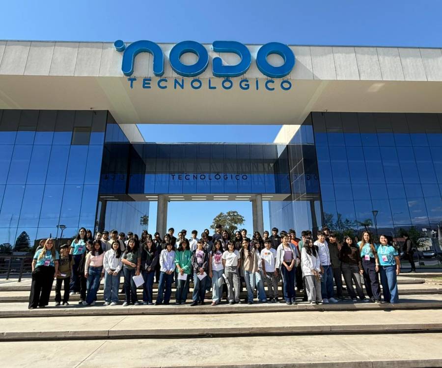 El Sistema Educativo Municipal es pionero en la implementación de exámenes digitales internacionales de Cambridge