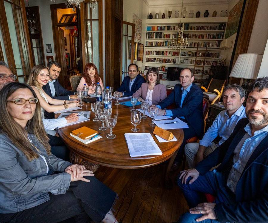 Las claves del documento para el desarrollo nacional que le acercaron a Cristina