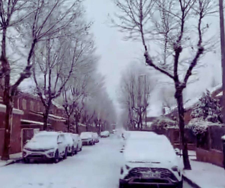 Gran nevada en España por la borrasca Kristin: carreteras cortadas y colegios cerrados
