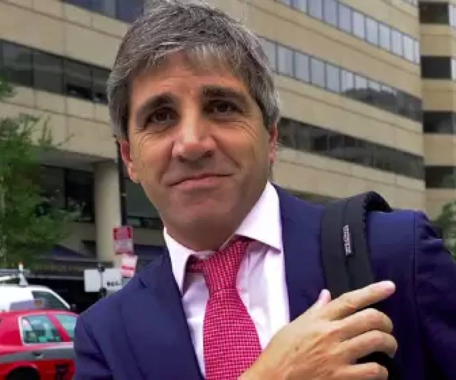 Grande Toto!: Caputo anticipó que las tarifas de luz y gas subirán por encima de la inflación