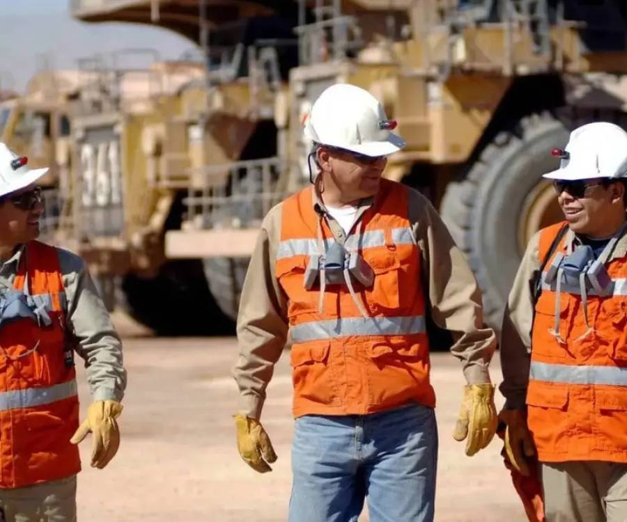 En solo un mes, la minería destinó $10.295 millones en sueldos de trabajadores directos