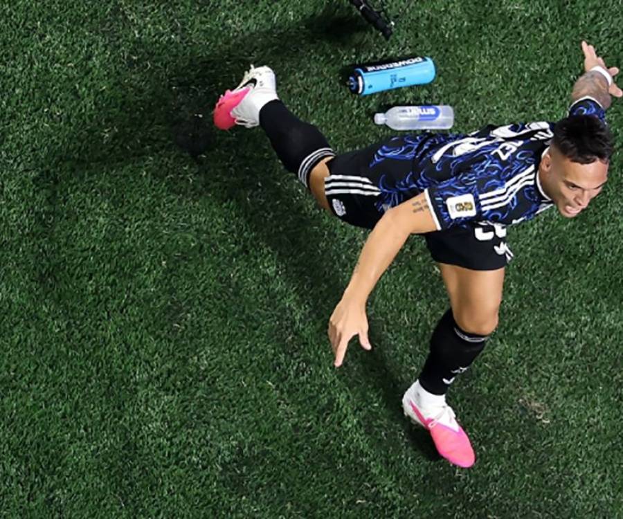 Argentina hace historia: le dio vuelta el partido a Inglaterra, ganó 2-1 y jugará la final del Mundial por segunda vez consecutiva