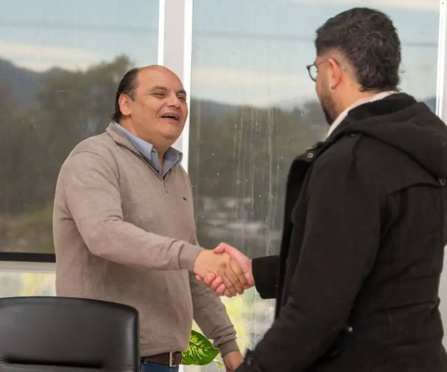 Gustavo Saadi recibió al investigador Federico Vega, seleccionado para realizar un doctorado en Brasil