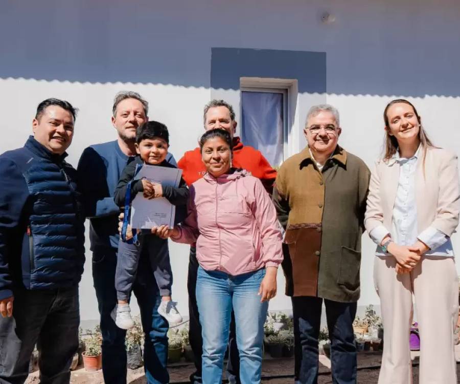 Hualfín: Jalil entregó viviendas y firmó convenio por el Complejo Termal de la Quebrada