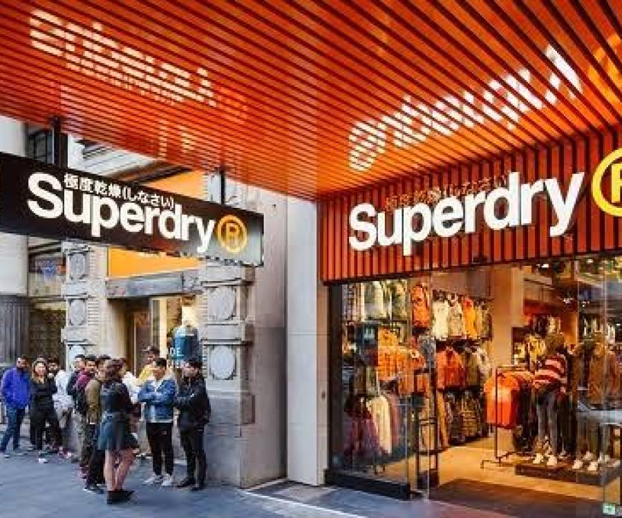 Otra marca que llega: Superdry abre su tienda online en Argentina y confirma su primer local físico para octubre