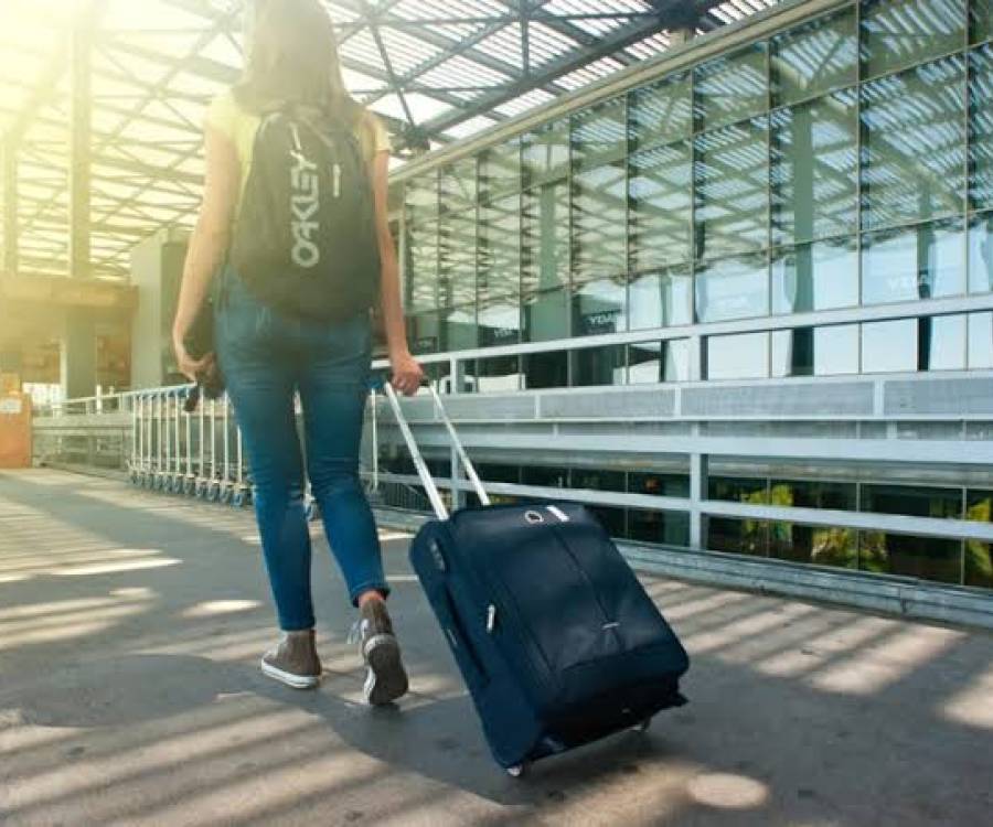 Cae el turismo al exterior y el déficit turístico superaría los US$6000 millones este año