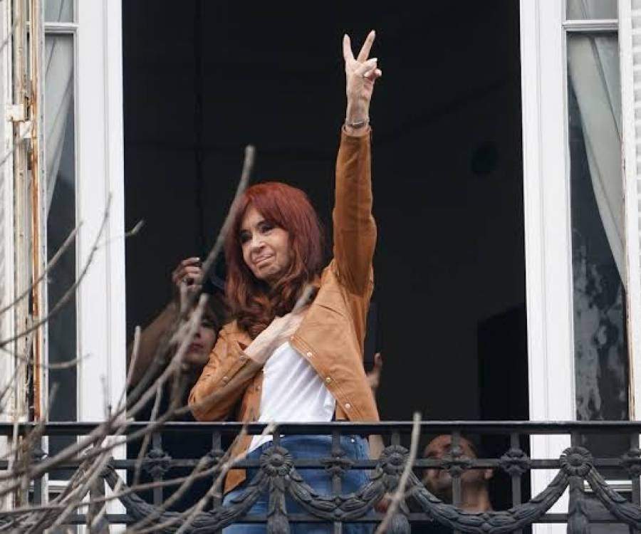 La defensa de CFK presentó una nueva e importante prueba para revertir la condena